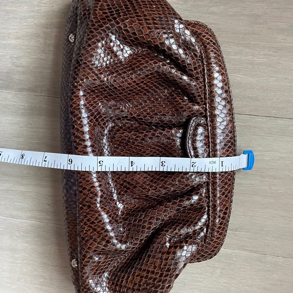 The Handbag Collection at Banana Republic - Picture 7 of 13